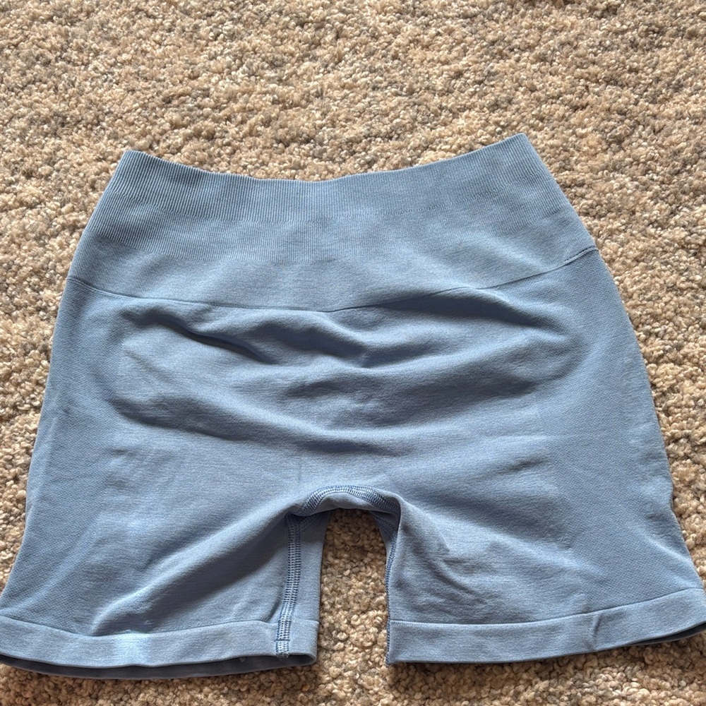 Alphalete Amplify 4.5 Washed Denim Shorts - Picture 2 of 4